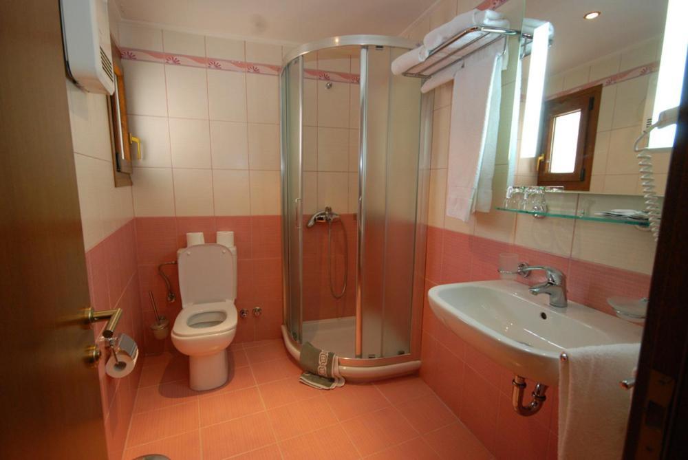Hotel Elvetia Karpenísion Zimmer foto